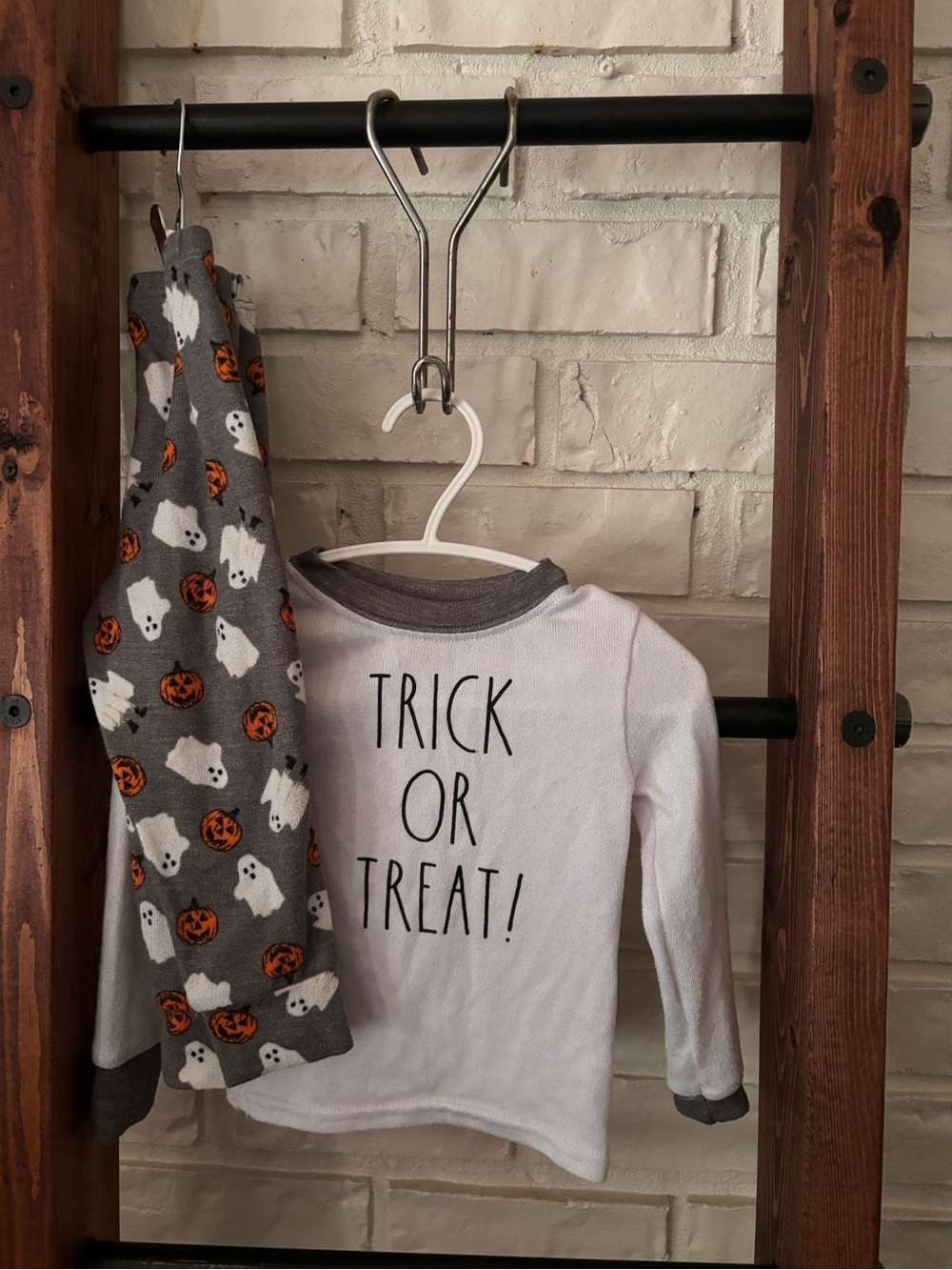 Kids Halloween Pajama Set - Gray Ghosts & White 'Trick or Treat' Top